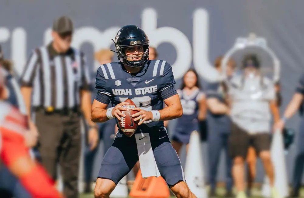 football players on the field